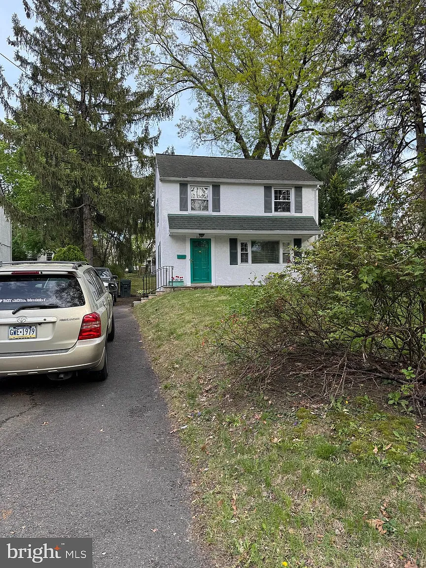 1125 Tyson Ave photo 1