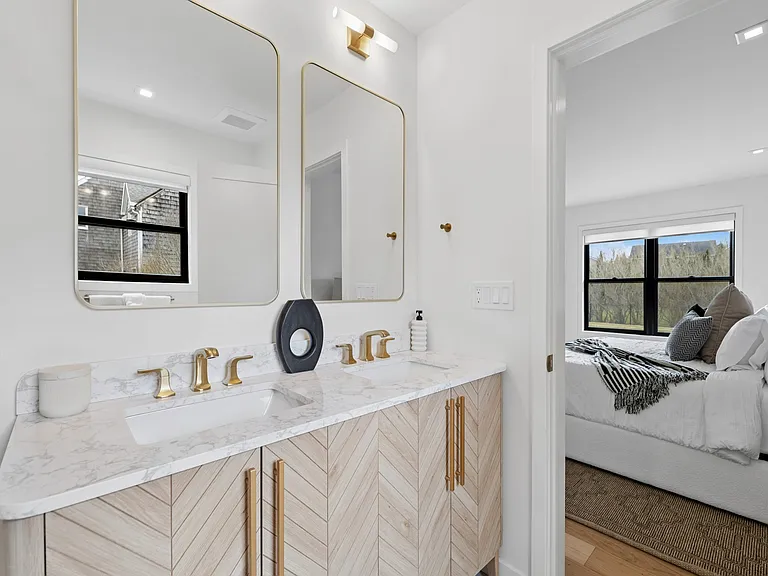 10 William Way — Photo 22