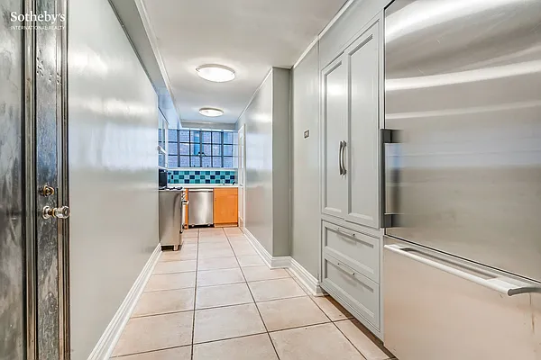 Sold by Sotheby's International Realty | media 4