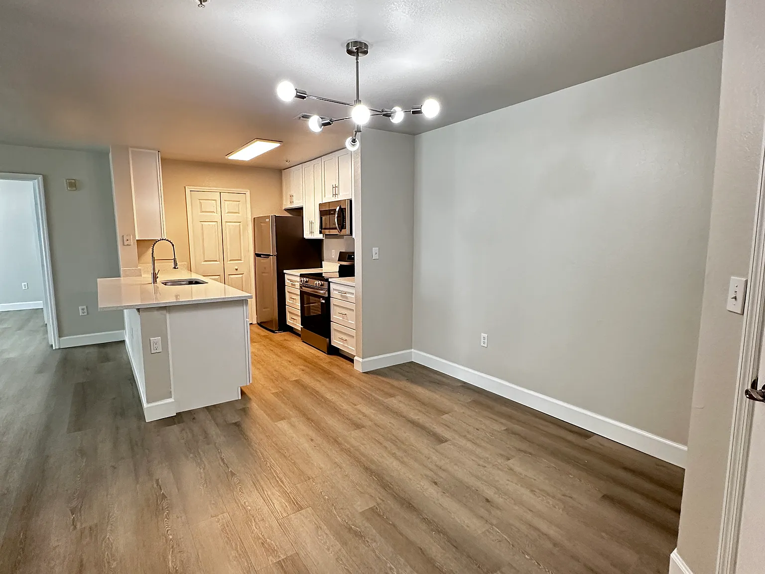 2 bed, 1150 sqft, $2,000 — Photo 2