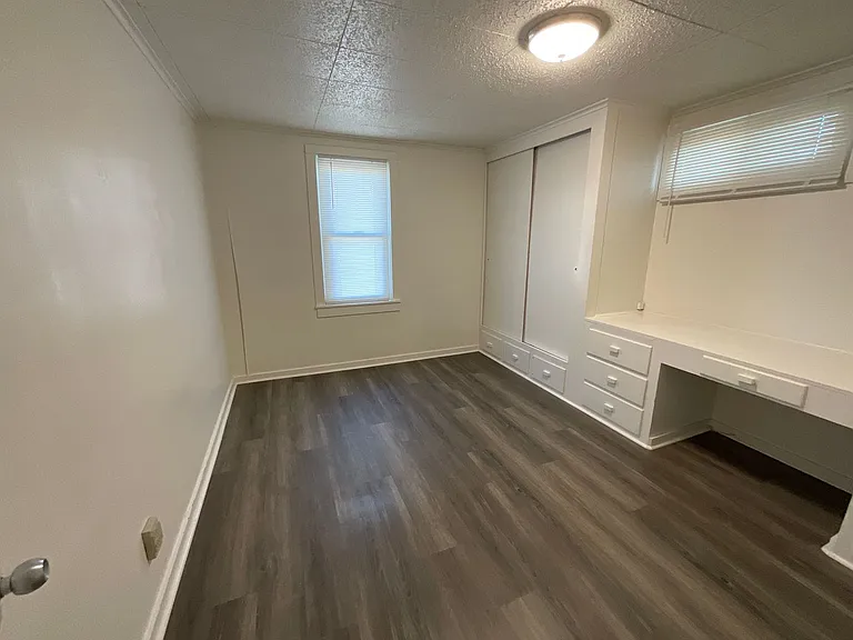 604 Adams Ave — Photo 6