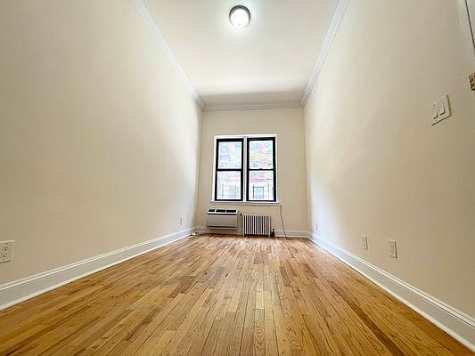 2nd image of 521 E 85th St #1