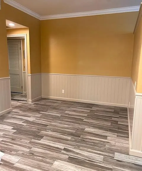 Bed Area (Queen Size)