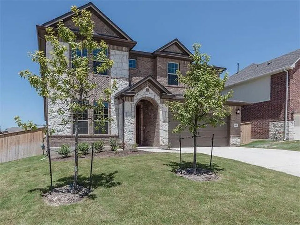 5 bed, 3727 sqft, $3,349 — Photo 2