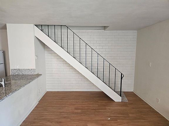 3rd image of 5830 Walerga Rd APT 2