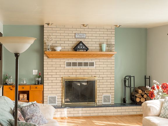 3rd image of 1320 Central Dr