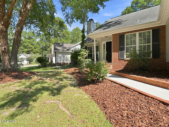 4th image of 133 Kensington Way