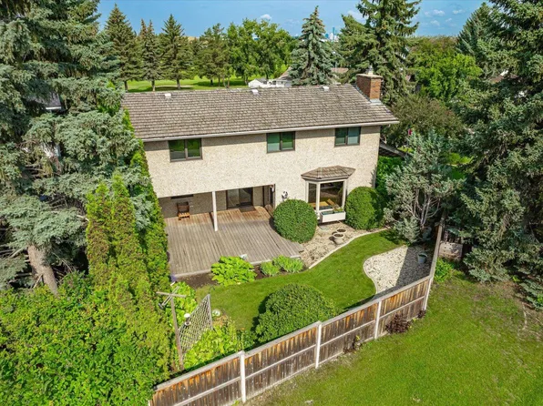 241 Greenoch Cres NW, Edmonton, AB T6L 1W6