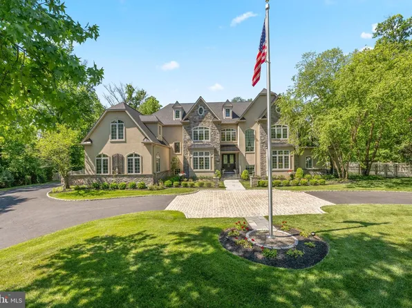 6 Wedgewood Dr, Blue Bell, PA 19422