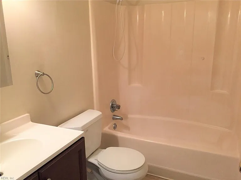 1822 Chantilly Ct — Photo 9