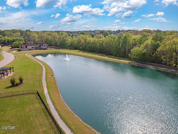 3rd image of 22 Arbor Ridge Cv
