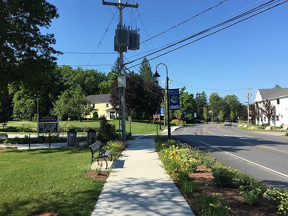 5th image of 156 Portsmouth Ave