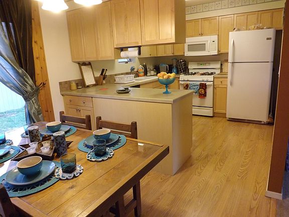 4th image of 225 Hilltop Dr
