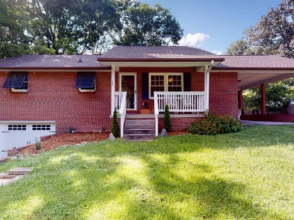 102 Osteen Dr, Hendersonville, NC 28792