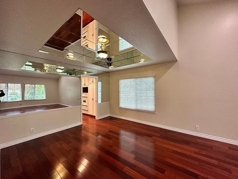 23689 Burton St — Photo 7