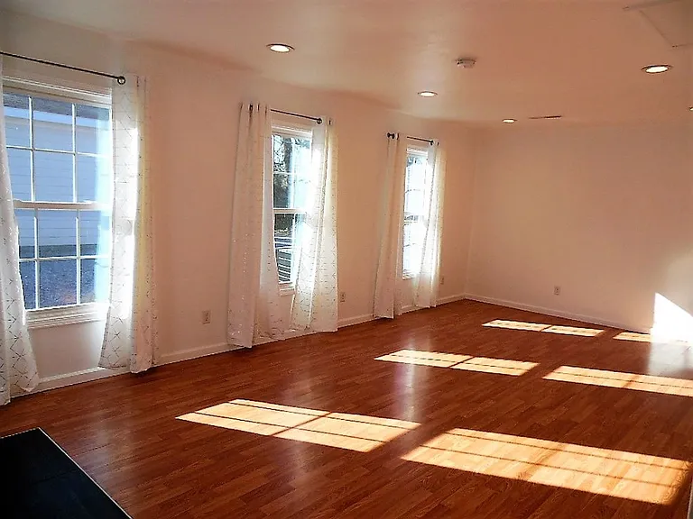 719B Madison St — Photo 3