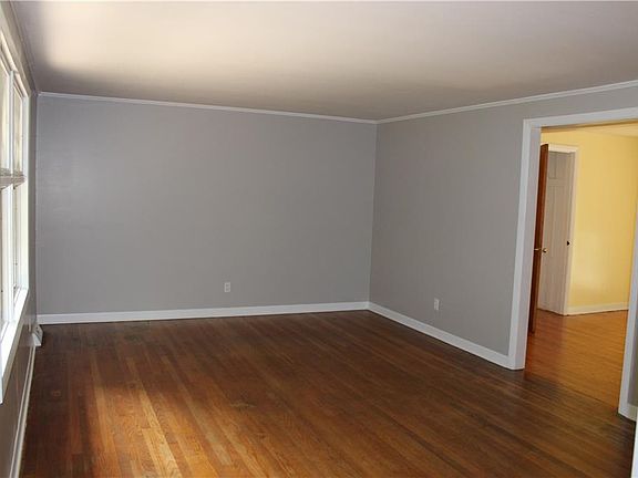 5th image of 182 Thurlow Dr