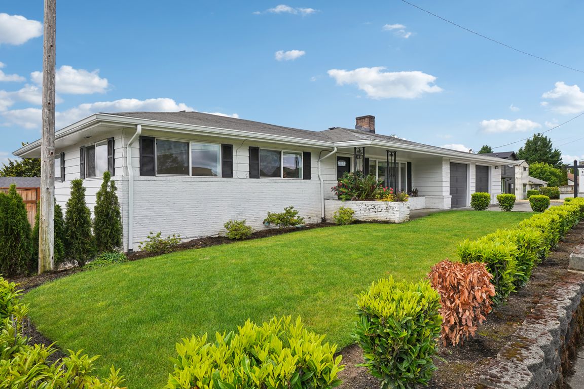 NE 99th St-S2806-001.jpg