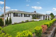NE 99th St-S2806-001.jpg