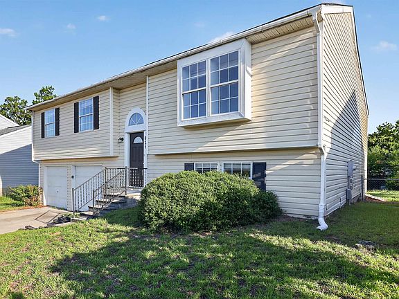2nd image of 825 Winslow Way