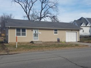 19 E Vest St, Marshall, MO 65340