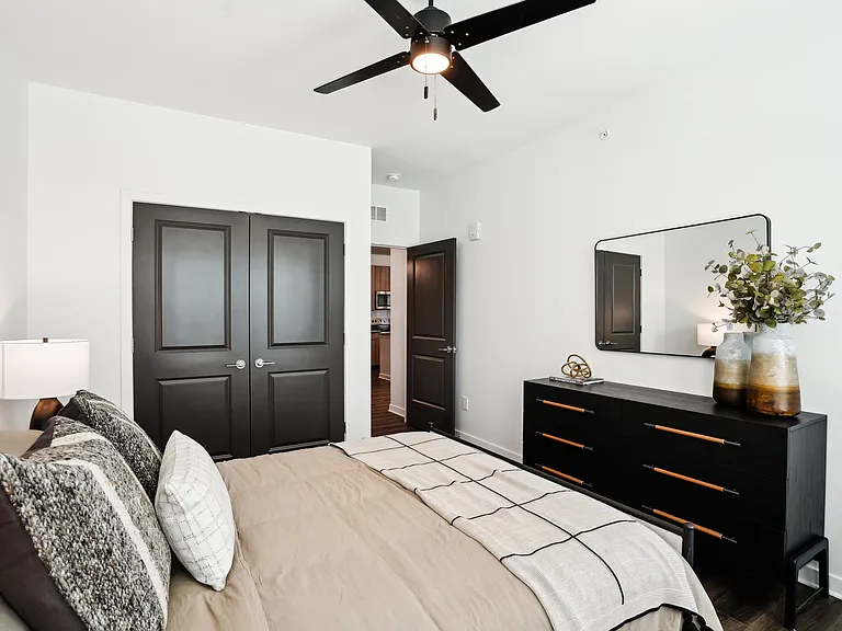 The Pullman Luxury Apartments — Photo 48