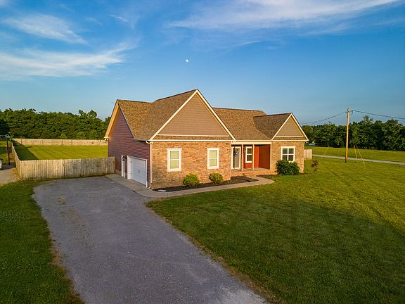 3rd image of 112 Pleasant Way