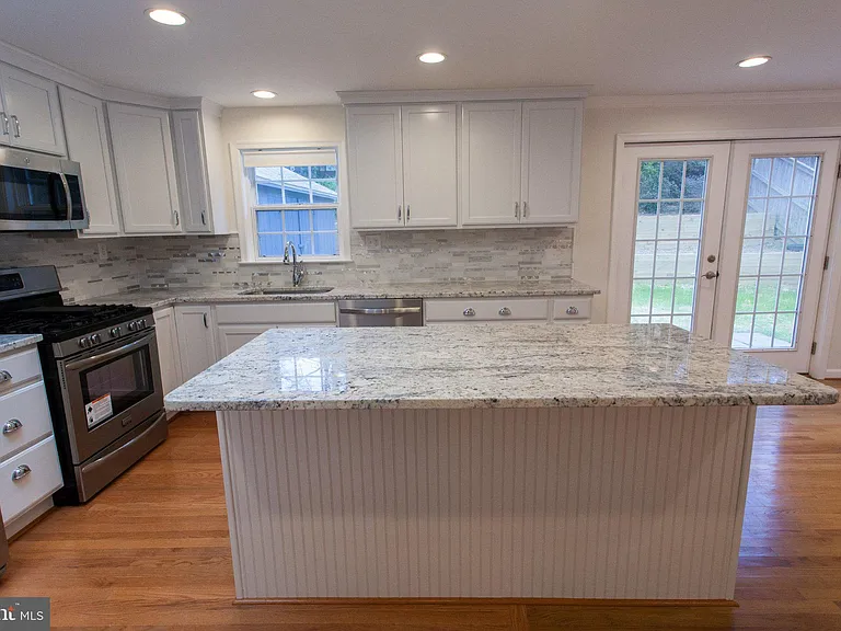 1419 N Longfellow St — Photo 42