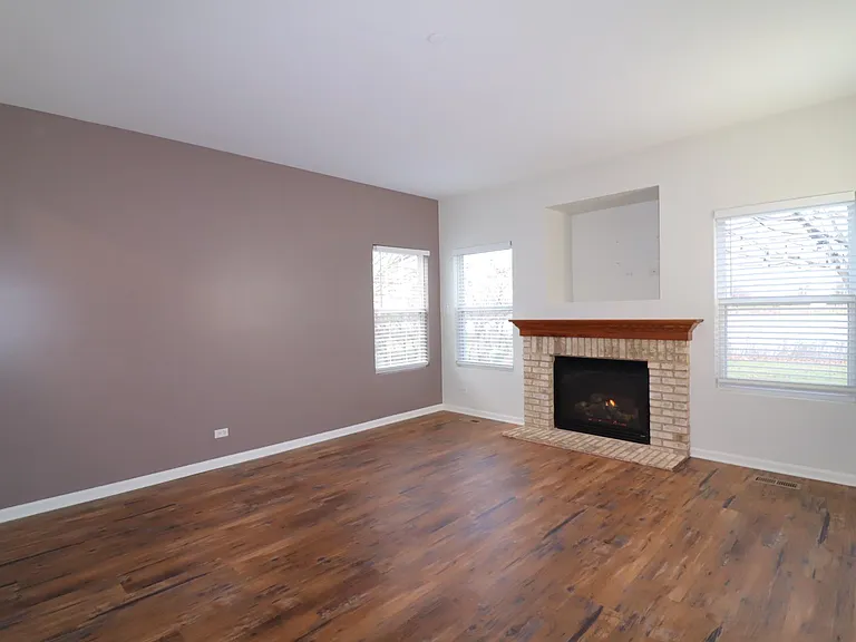 1940 Candlelight Cir — Photo 5