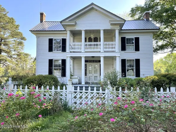 207 N Linden Street, Woodland, NC 27897