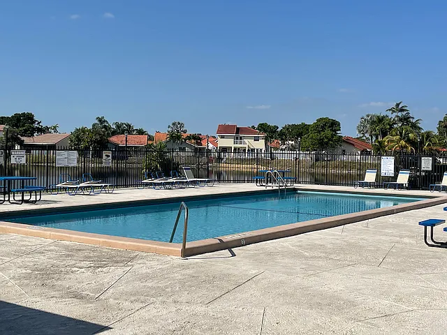 8211 NW 191st St #3-C — Photo 22