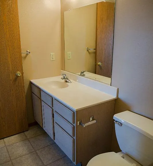 South Ridge Apartments & Townhomes — Photo 7