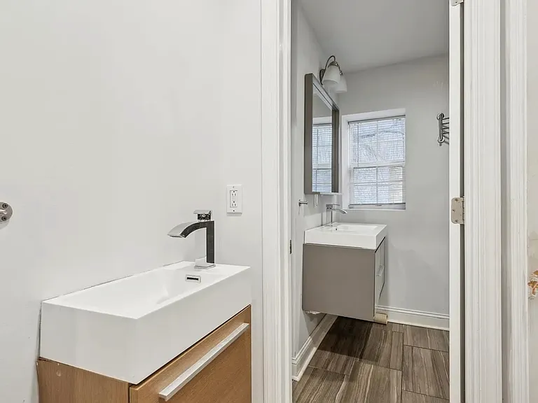 915 S 18th St #1 — Photo 8