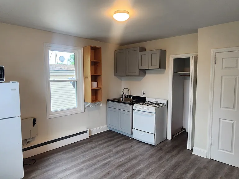 Travis Ave — Photo 1
