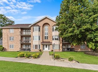 2161 Oak Rd APT 1B, Homewood, IL 60430