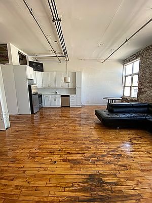 5th image of 380 Troutman St #305