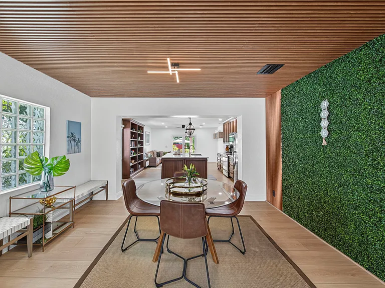 510 NE 8th Ave — Photo 37