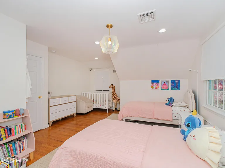 209 Woodcrest Rd — Photo 22