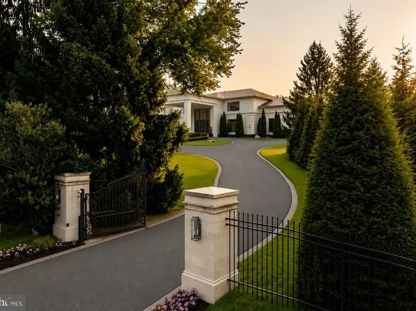 8880 Bradley Blvd, Bethesda, MD 20817