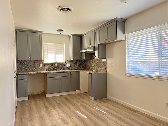 4th image of 7809 Loucreta Dr