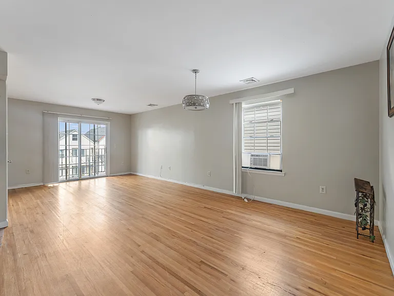 244 Clark Pl #2 — Photo 7