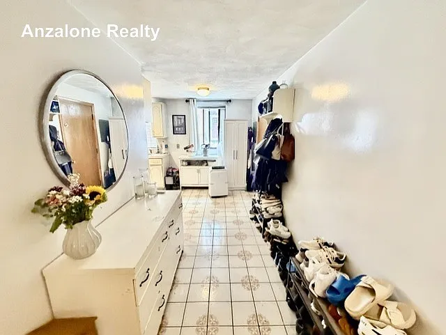 22 Thacher St #3 — Photo 8