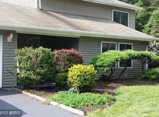 322 Avondale Dr, Sterling, VA 20164