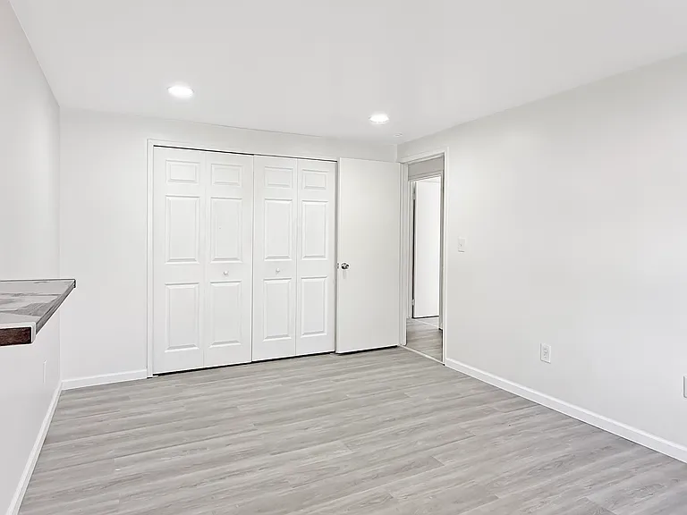24915 Mayfair St — Photo 13