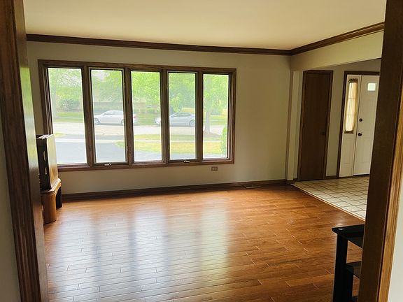 5th image of 14731 Middle Pinecreek Dr