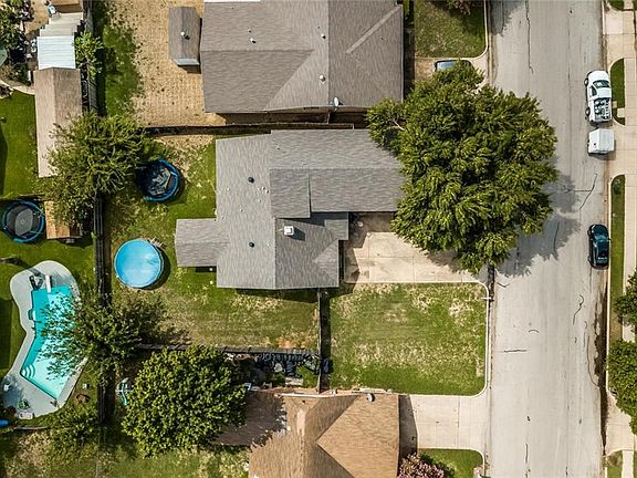 3rd image of 3904 Longstraw Dr