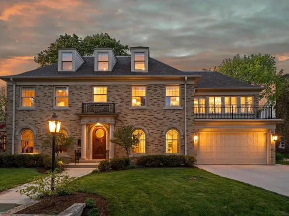 2700 E Menlo BOULEVARD, Shorewood, WI 53211
