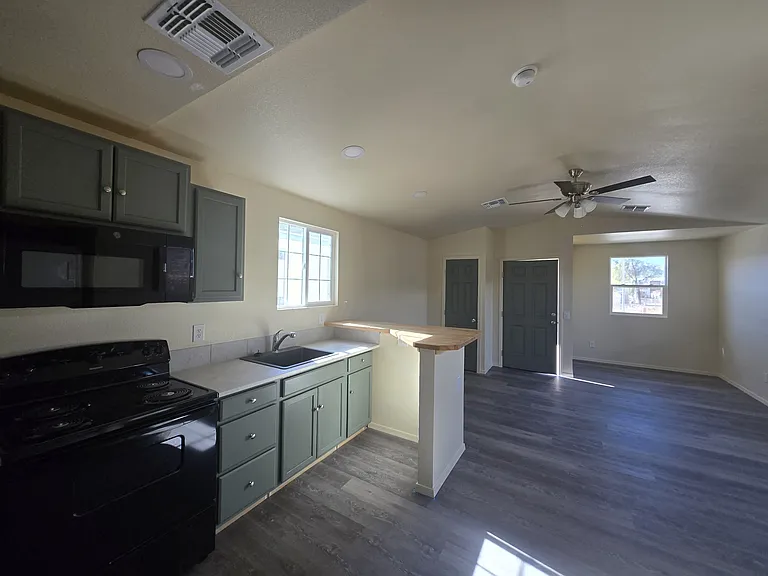 1484 Tonto Dr #1 — Photo 2