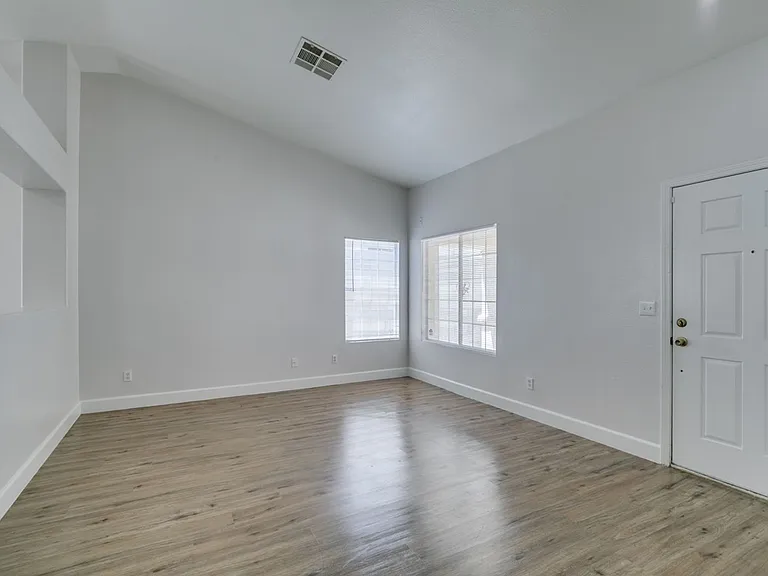 9660 Crystal Ridge Rd — Photo 7