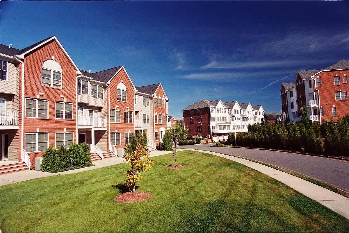 Building Photo - 6200 Darling Dr